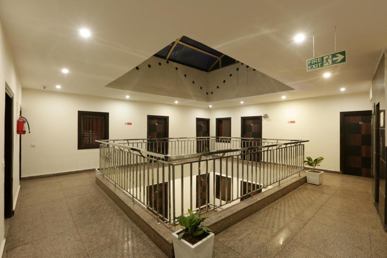 Hotel Airport Star New Delhi Exterior photo